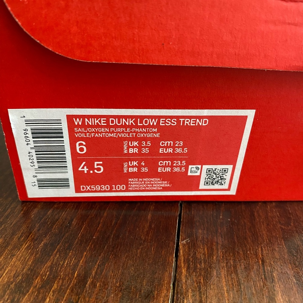 Women’s Nike Dunk Low ESS Sail Oxygen
